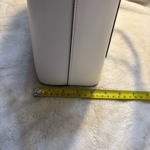 NWT Kate Spade Tote Parchment White Bag Saffiano PVC Daily K8662 Gold Logo NEW - Picture 16 of 16